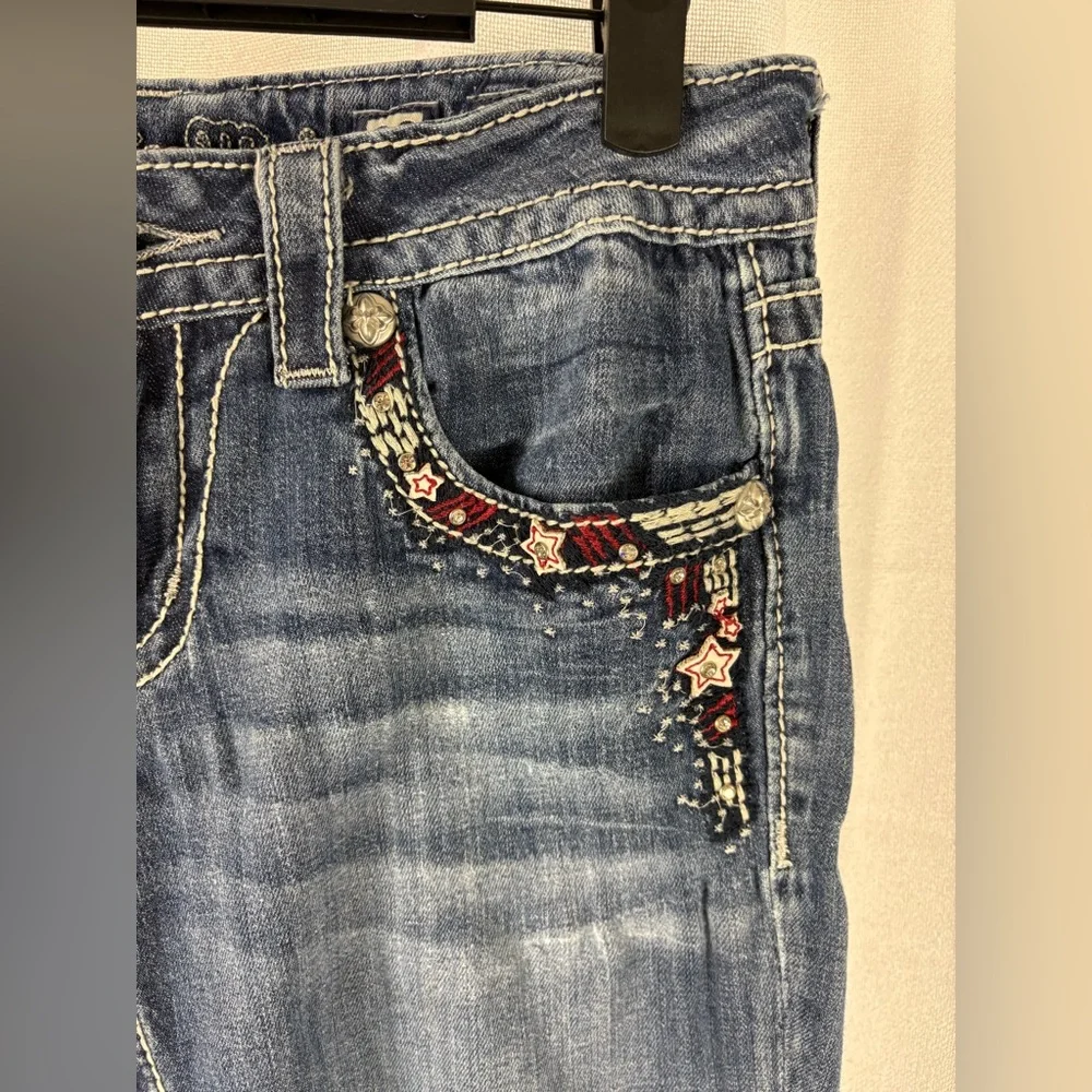 Miss Me | Star Cuffed Capri Jeans Size 28 Low Rise - Picture 3 of 14
